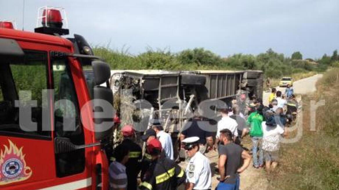 Πάτρα: Λεωφορείο του ΚΤΕΛ έπεσε σε παράδρομο - Στους 21 οι τραυματίες 