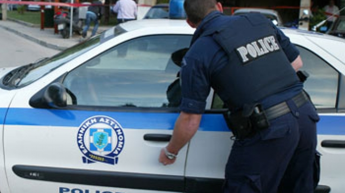 Αστυνομική επιχείρηση σε στέκια και σπίτια οπαδών στην Πάτρα