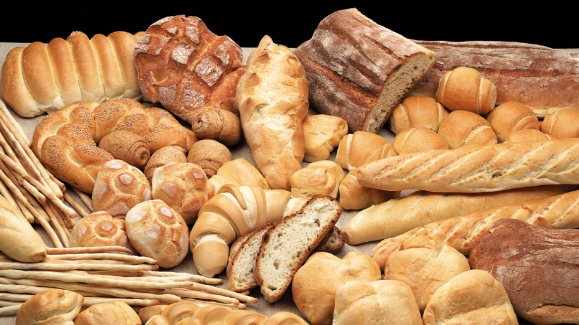 Λιγότερο ακόμη και το ψωμί στο ελληνικό τραπέζι