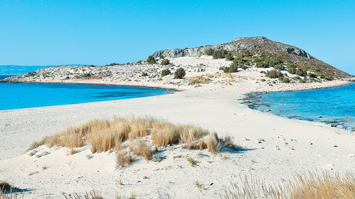Ξεπουλάνε τις παραλίες-σύμβολο του ελληνικού τουρισμού