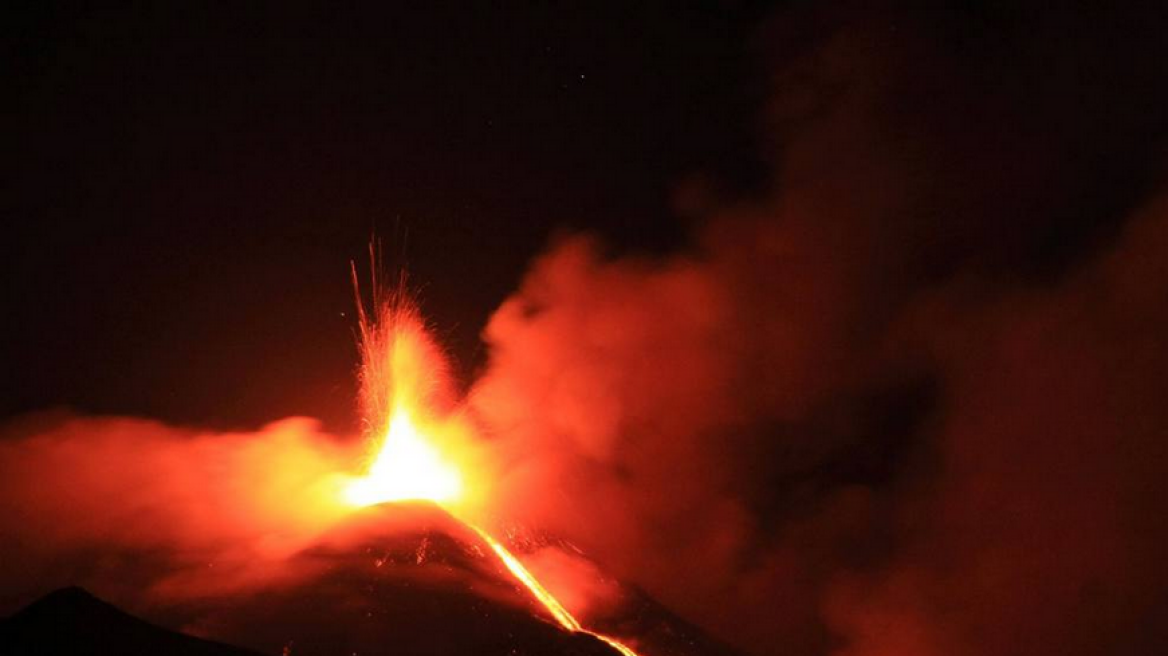 «Ξύπνησε» και πάλι το ηφαίστειο της Αίτνας