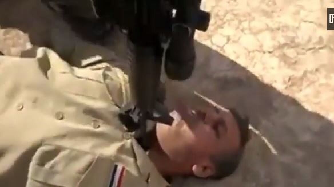 Βίντεο-σοκ: Ισλαμιστές της ISIS χλευάζουν και σκοτώνουν εν ψυχρώ Ιρακινούς στρατιώτες