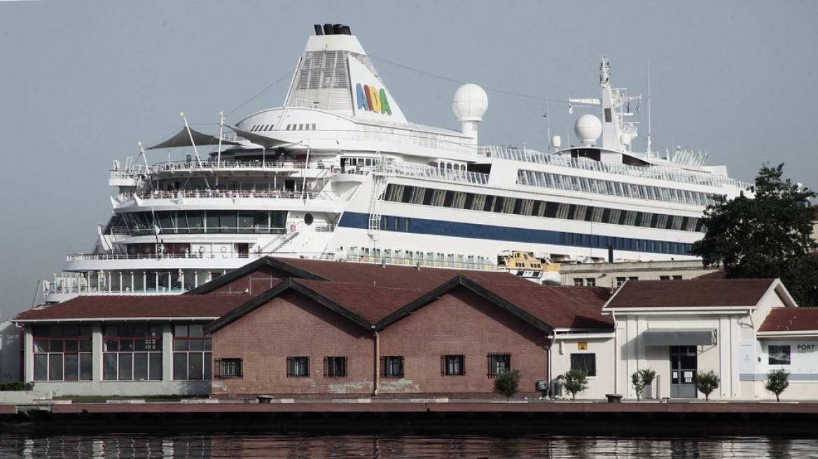 Στη Θεσσαλονίκη το κρουαζιερόπλοιο «Aida Aura» με  1.200 τουρίστες 