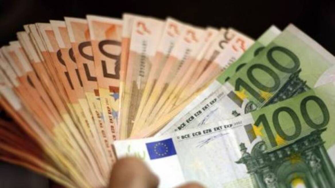 Ηράκλειο: Υπάλληλος βρήκε 2.000 ευρώ και τα παρέδωσε