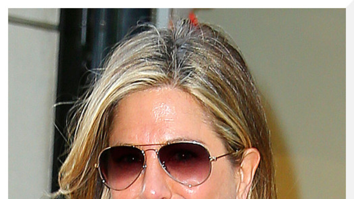 Η Jennifer Aniston έγινε και πάλι ξανθιά!