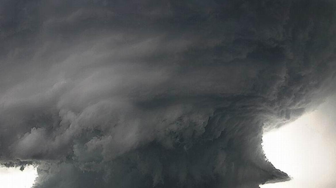 ΗΠΑ: O τυφώνας «Άρθουρ» πλησιάζει τη Βόρεια Καρολίνα