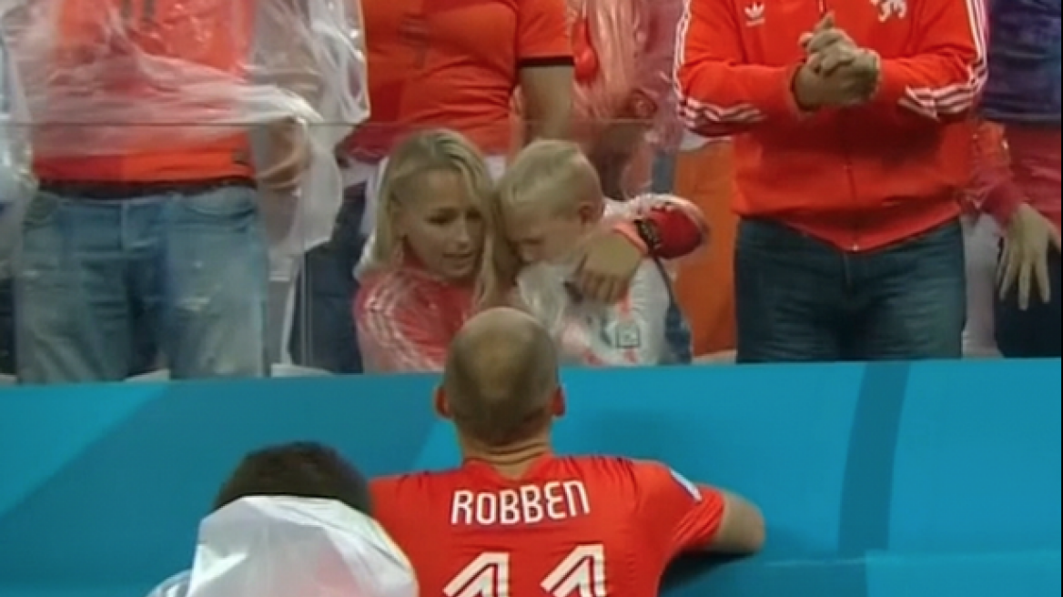 Βίντεο: Ο Ρόμπεν τζούνιορ ξεσπά σε κλάματα μετά το 4-2!