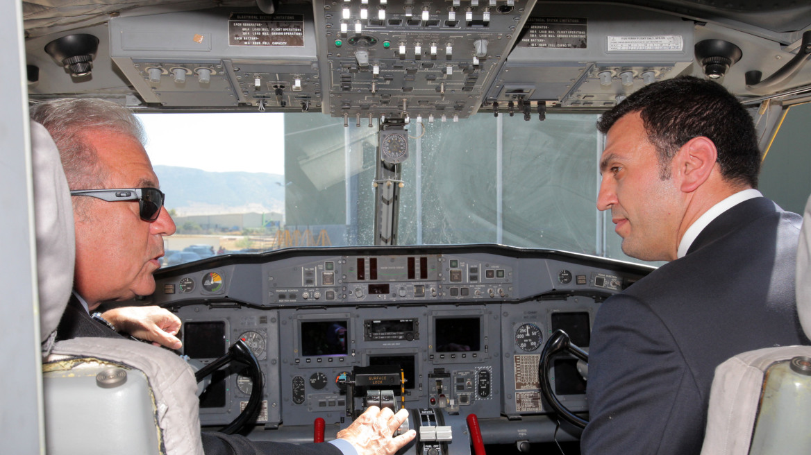 Δείτε Αβραμόπουλο - Κικίλια στο cockpit ενός Canadair