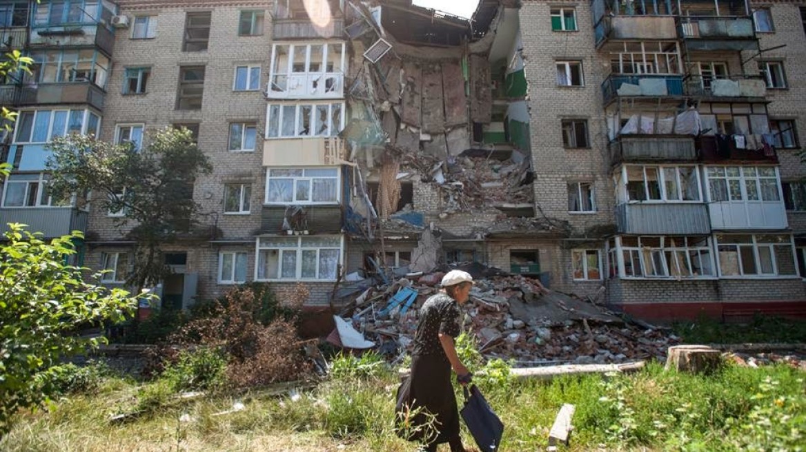 Ουκρανία: 30 νεκροί από βομβαρδισμούς στο Ντονέτσκ