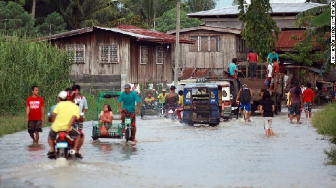 Φιλιππίνες: Δείτε φωτογραφίες από το «φονικό» τυφώνα Ράμασουν - Δέκα οι νεκροί
