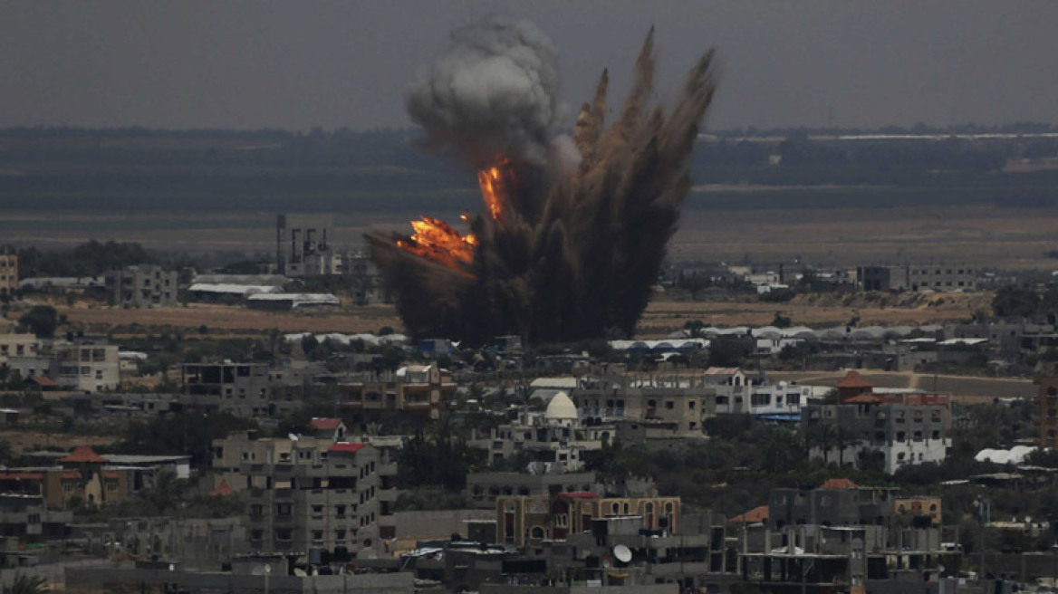 Νύχτα κόλασης στη Γάζα με 12 νεκρούς 
