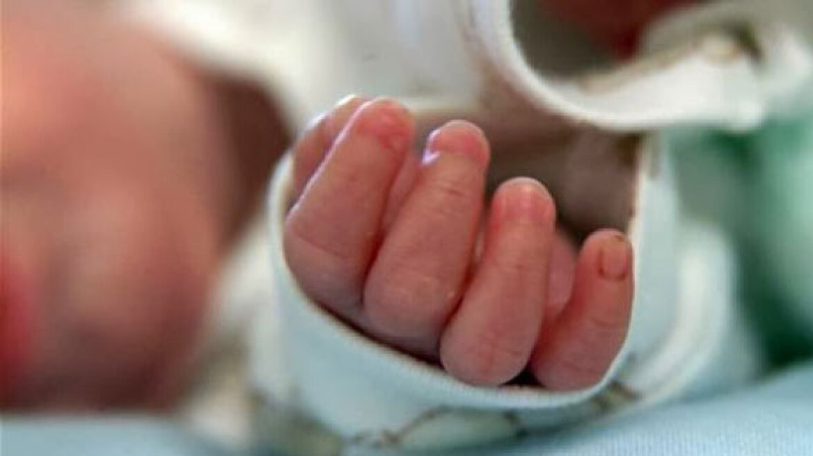 Μητέρα - δολοφόνος στη Θεσσαλονίκη: Άφησε το μωρό να πεθάνει μέσα στην ντουλάπα!