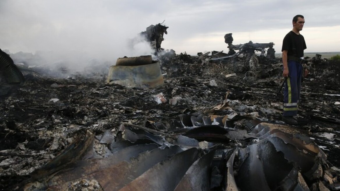 MH17: Εξι και όχι 100 οι επιστήμονες που επέβαιναν στη μοιραία πτήση 