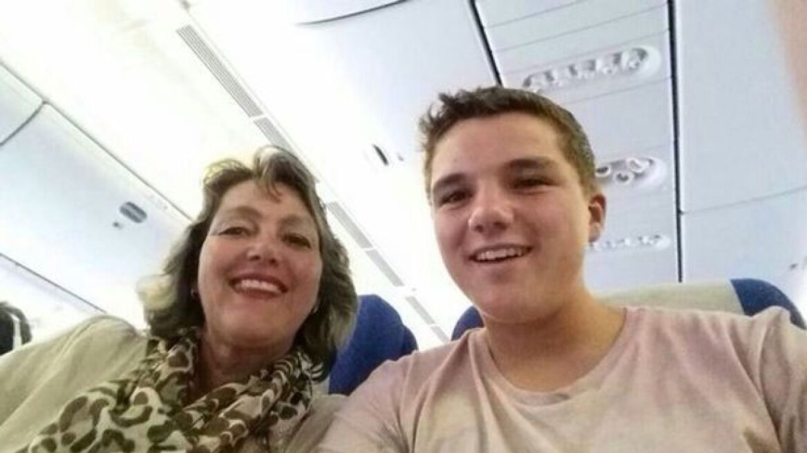 MH17: Μητέρα και γιος ποζάρουν για selfie λίγο πριν τη συντριβή