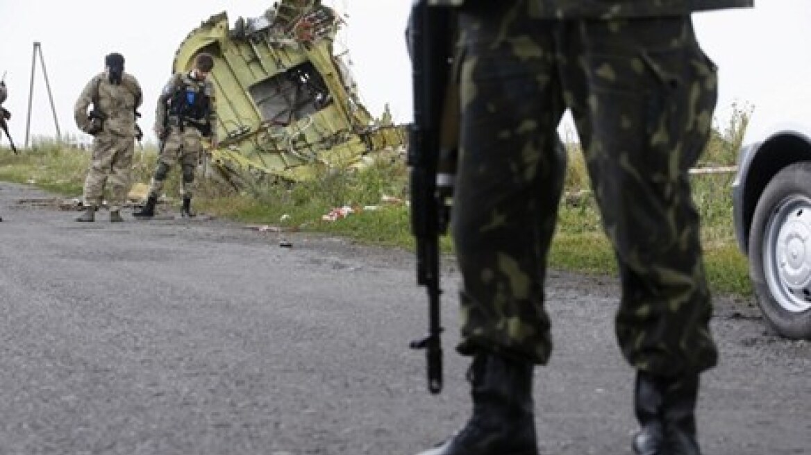 Ουκρανία: Φιλορώσοι αντάρτες εγκαταλείπουν τις θέσεις τους στο Ντονέτσκ
