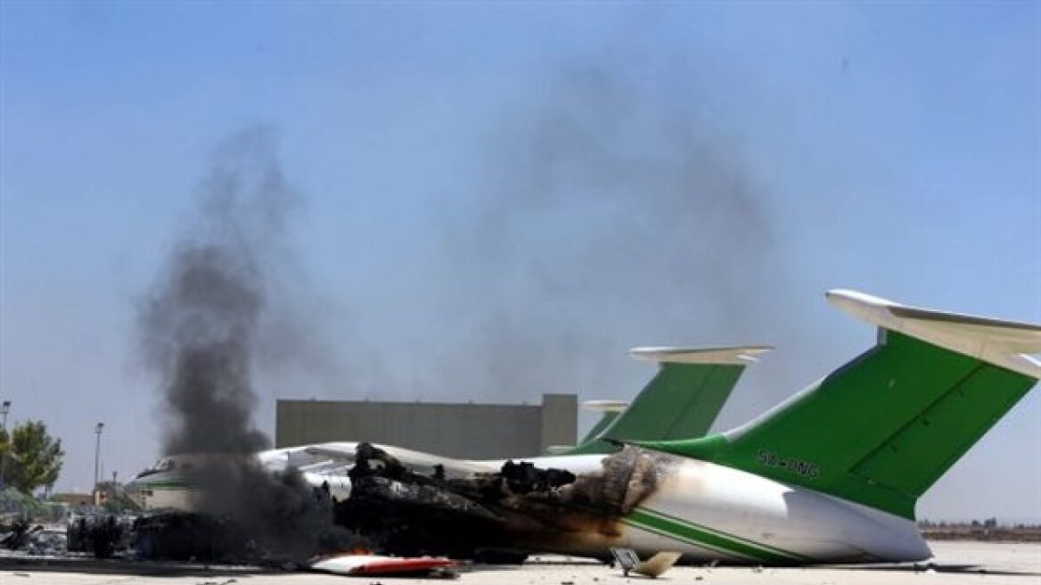 Λιβύη: Δεκάδες νεκροί στις μάχες γύρω από το αεροδρόμιο της Τρίπολης