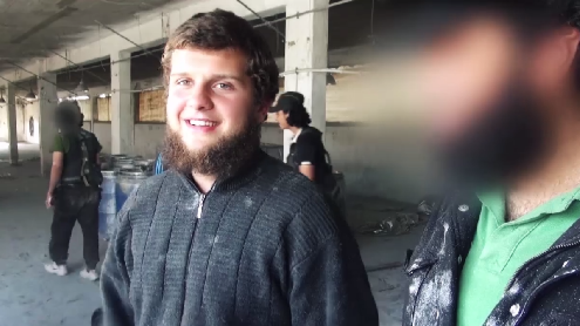 Βίντεο: Αμερικανός τζιχαντιστής προετοιμάζεται για επίθεση αυτοκτονίας στη Συρία
