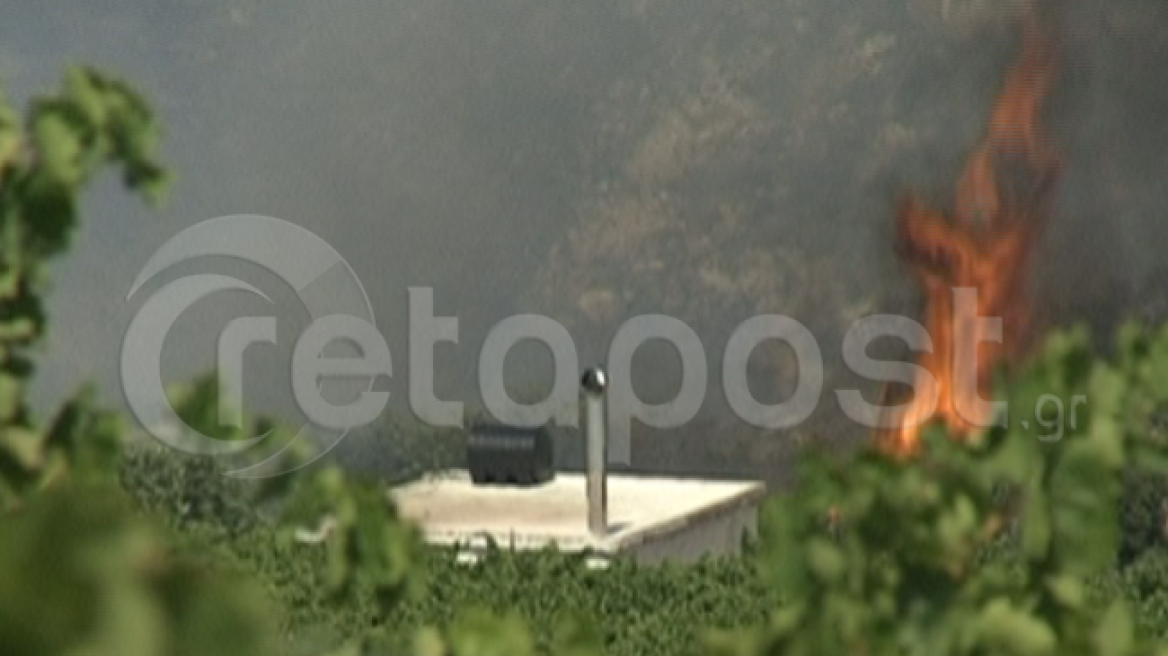 Ηράκλειο: Συνεχίζεται η μάχη με τις φλόγες στην περιοχή Προφήτης Ηλίας