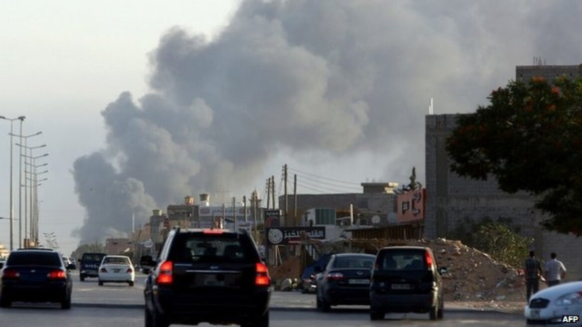 Λιβύη: Ρουκέτα έπληξε δεξαμενές καυσίμων κοντά στο αεροδρόμιο της Τρίπολης	 