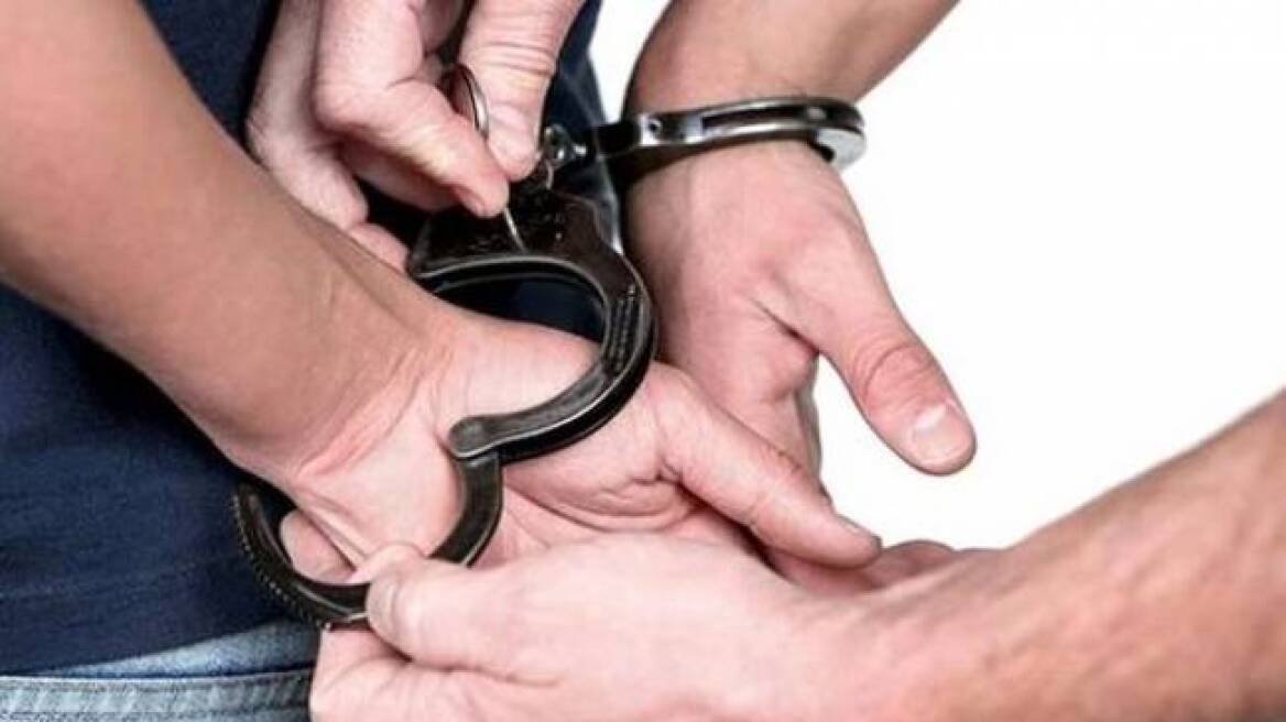 Σύλληψη 27χρονου  για απάτη εκβιασμό όπλα και ναρκωτικά…