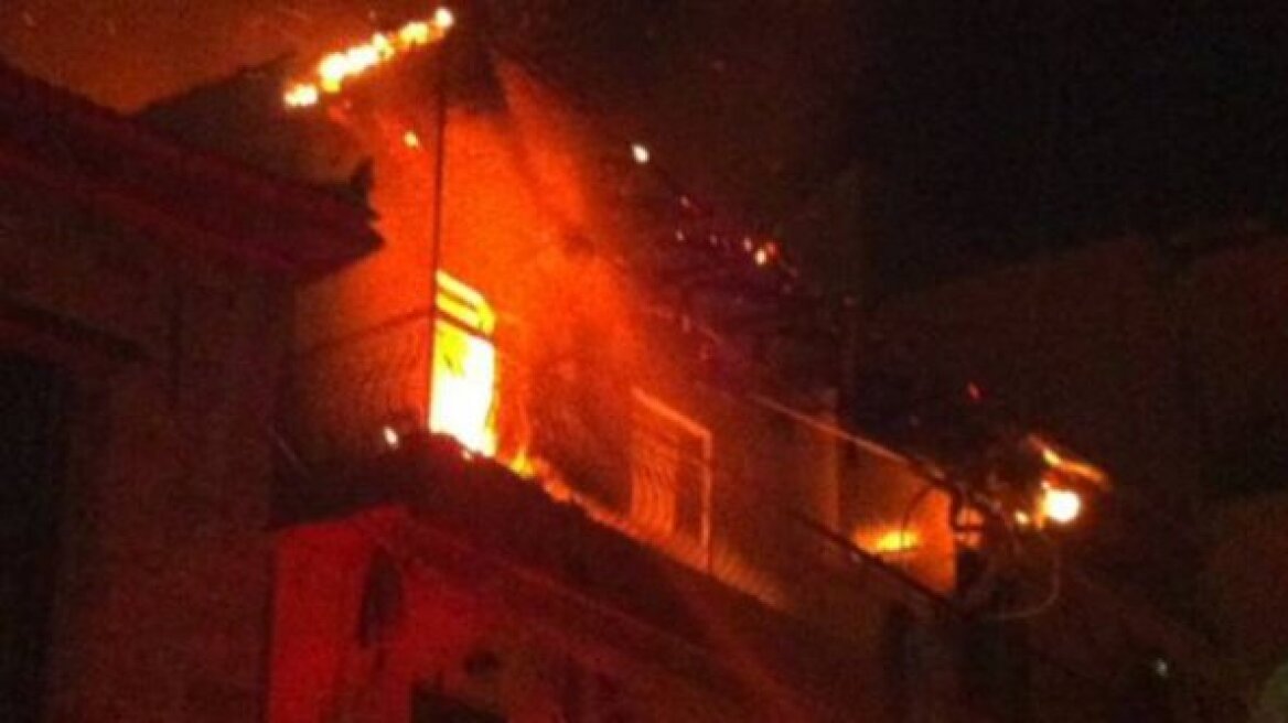 Θεσσαλονίκη: Εκκενώθηκε κτίριο λόγω φωτιάς σε διαμέρισμα