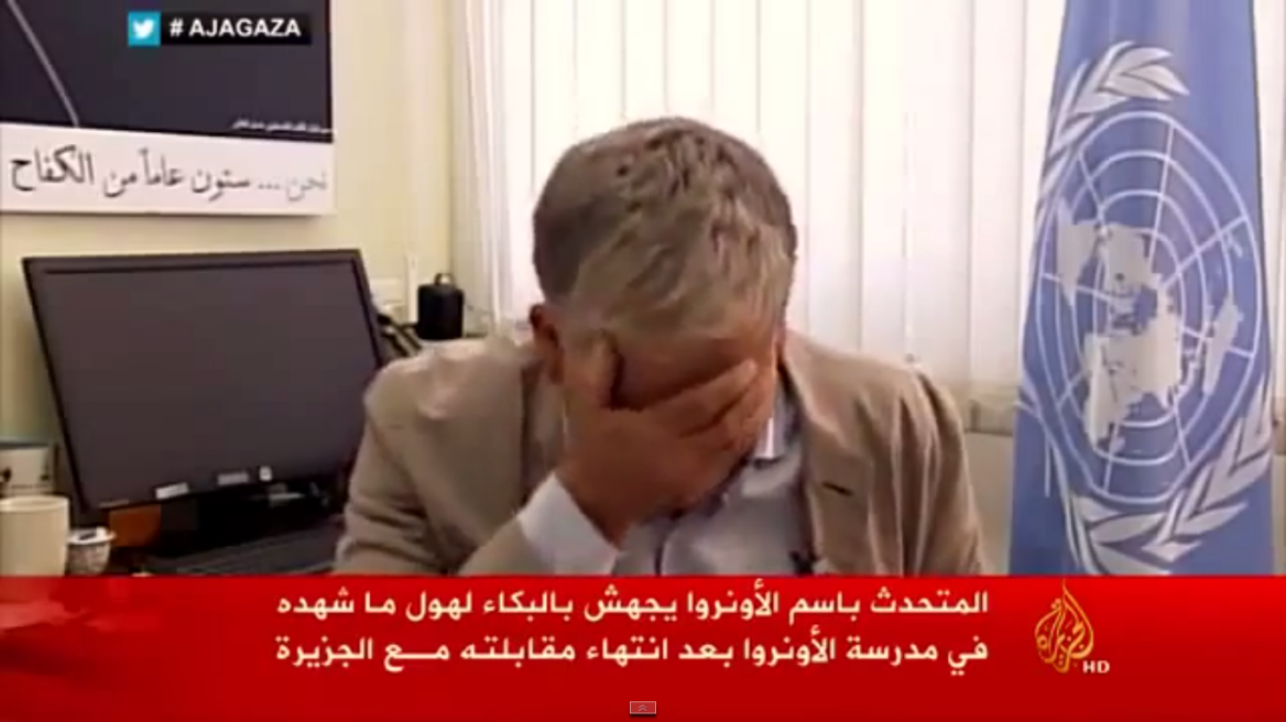 Βίντεο: Σε λυγμούς ξέσπασε ο εκπρόσωπος του ΟΗΕ για τον βομβαρδισμό του σχολείου στη Γάζα
