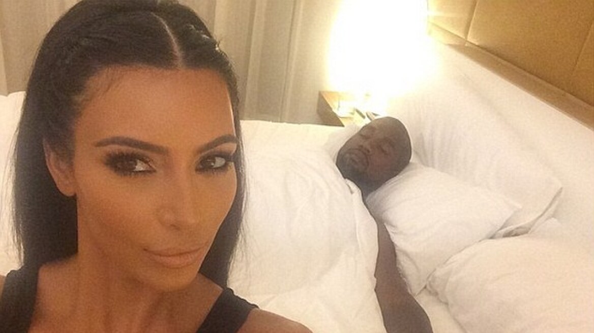 Kim Kardashian: Βγάζει selfie στην κρεβατοκάμαρα με τον Kanye West
