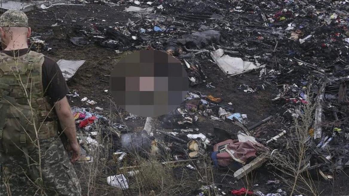 Ουκρανία: Βρέθηκαν περισσότερα πτώματα στον τόπο της συντριβής του Boeing 777