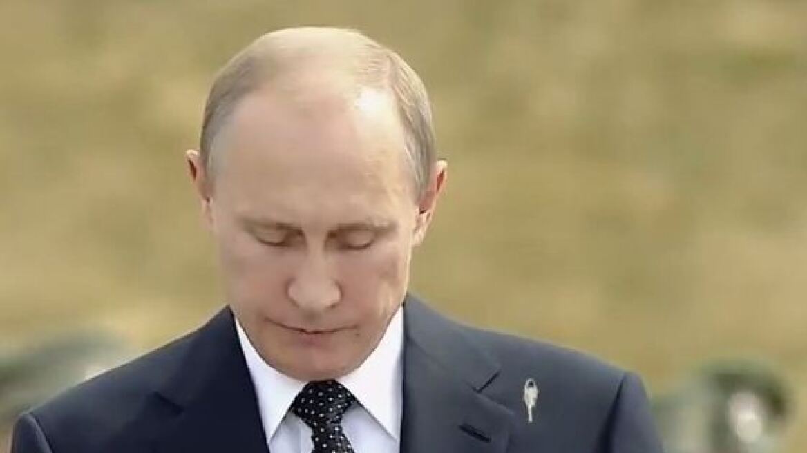 Βίντεο: Πουλί κουτσούλησε τον Πούτιν ενώ έβγαζε λόγο