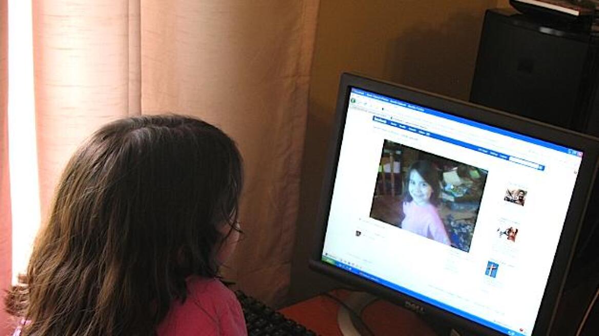 Μην «ανεβάζετε» τα παιδιά σας στο Διαδίκτυο, λέει η αστυνομία