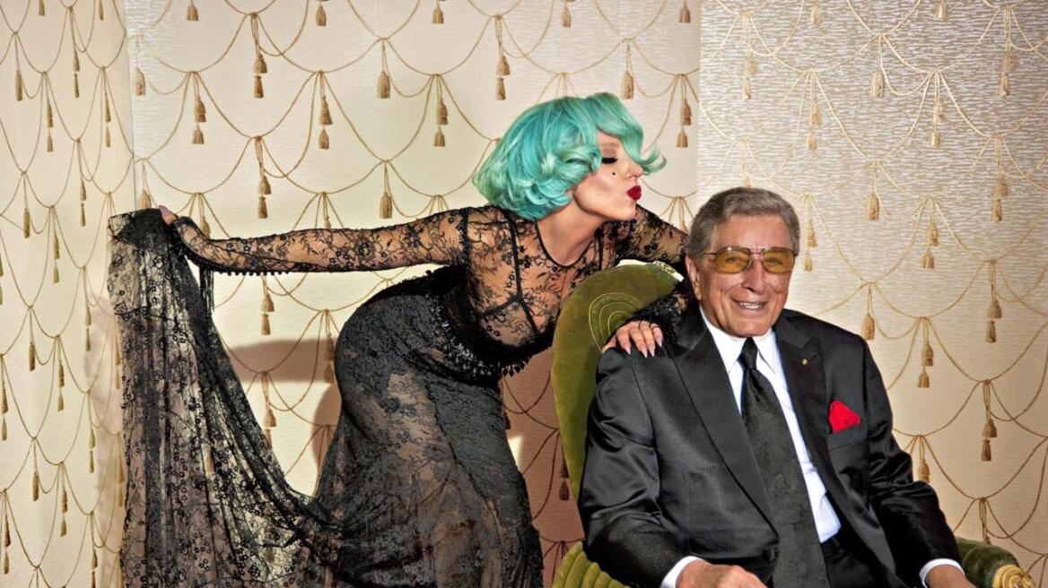 H Lady Gaga χορεύει Cheek To Cheek…
