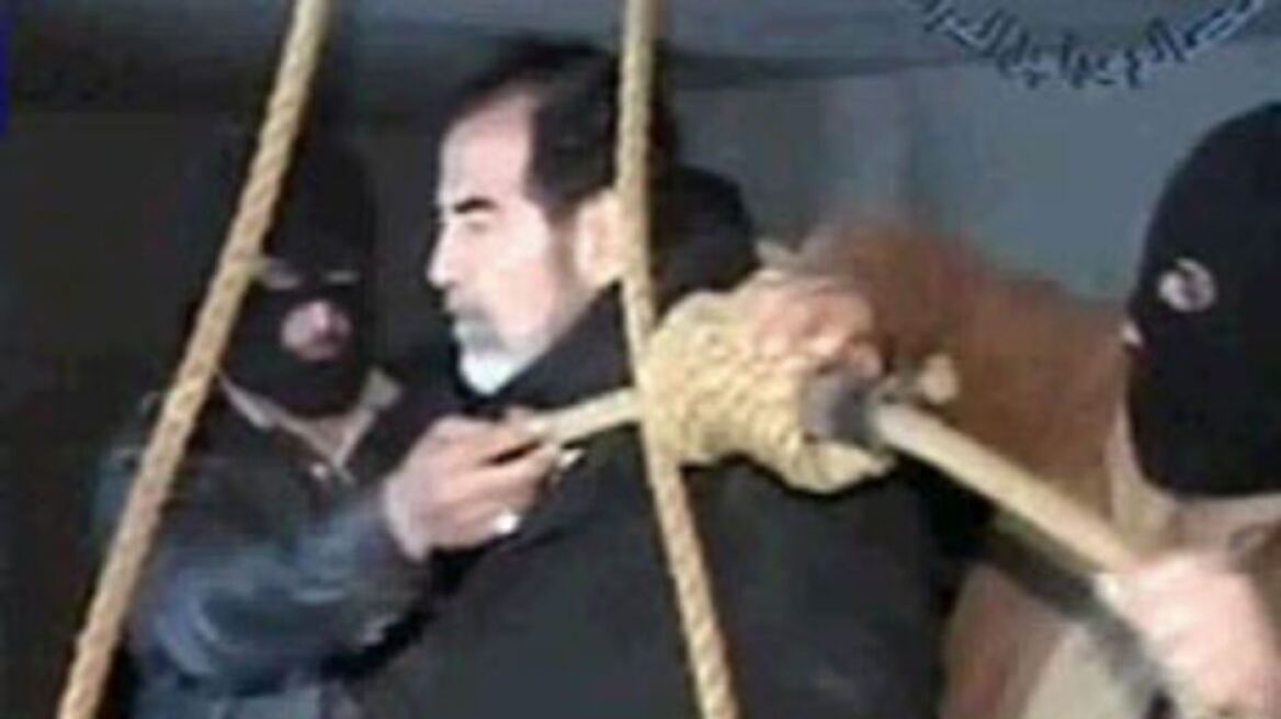 Έκαψαν τον τάφο του Σαντάμ Χουσεΐν στο Ιράκ