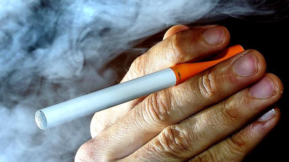 Βρετανία: Ηλικιωμένος πέθανε από έκρηξη ηλεκτρονικού τσιγάρου