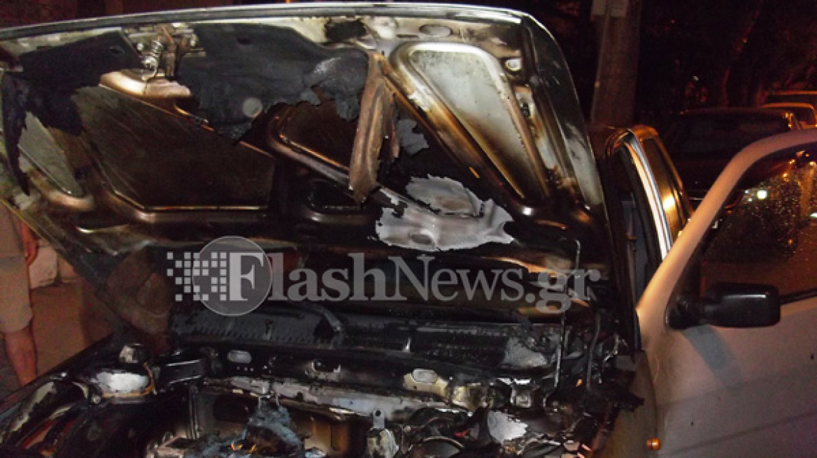 Χανιά: Αυτοκίνητο με δύο επιβάτες τυλίχθηκε στις φλόγες 