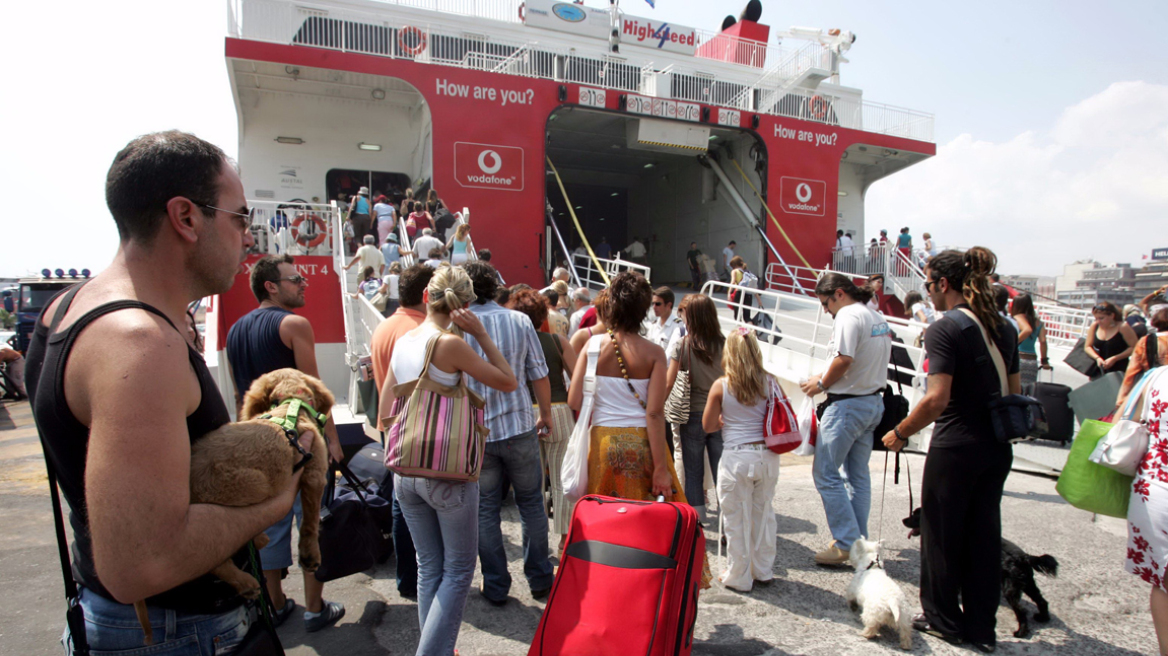 Αυξημένη κίνηση στα λιμάνια της Αττικής εν όψει Δεκαπενταύγουστου  