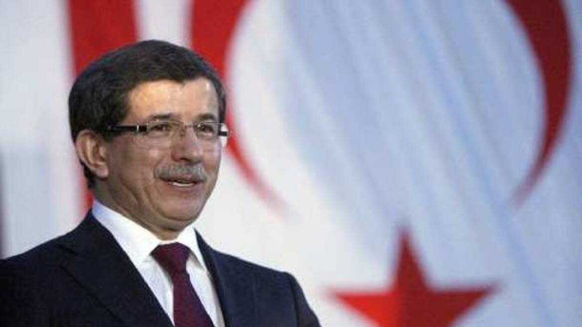 Τουρκία: Το ΑΚΡ στηρίζει Νταβούτογλου για πρωθυπουργό