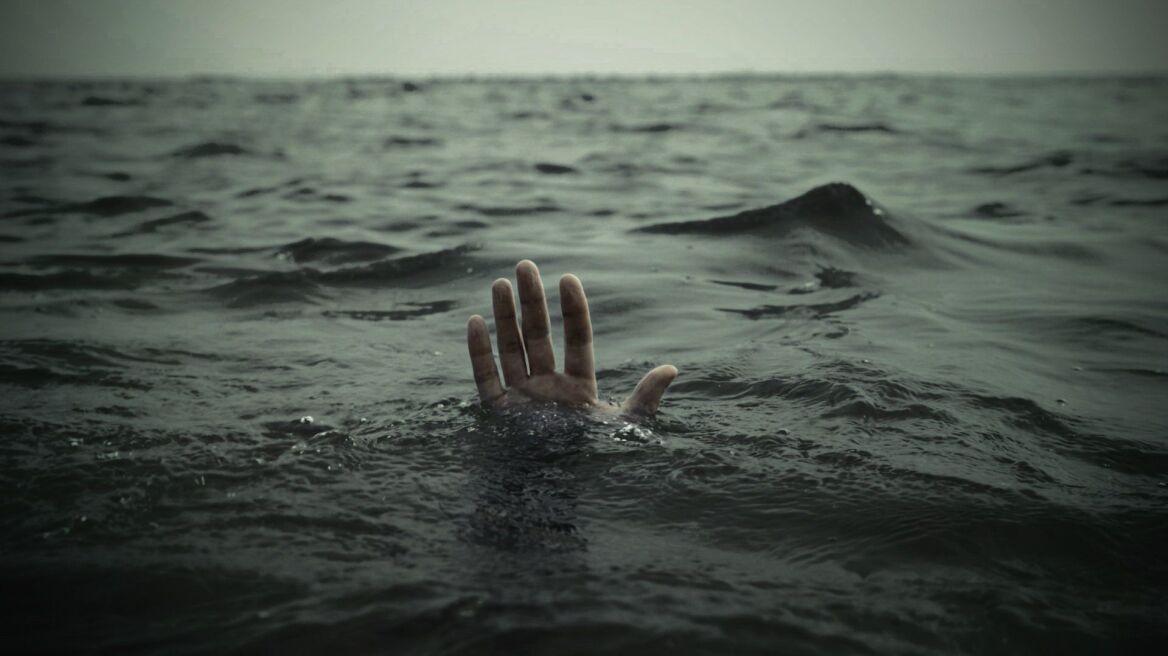 Τήνος: Νεκρή εντοπίστηκε η 60χρονη αγνοούμενη κολυμβήτρια 