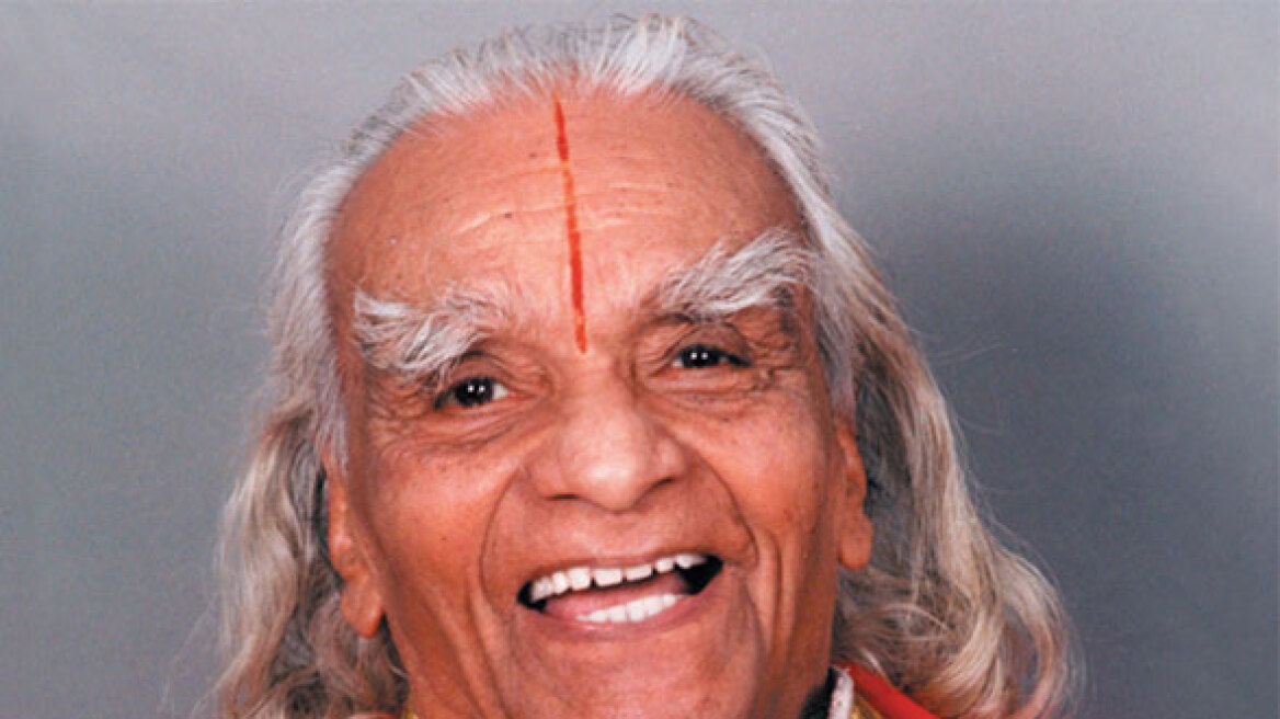 Ινδία: Απεβίωσε στα 95 ο σημαντικότερος γκουρού της γιόγκα BKS Iyengar