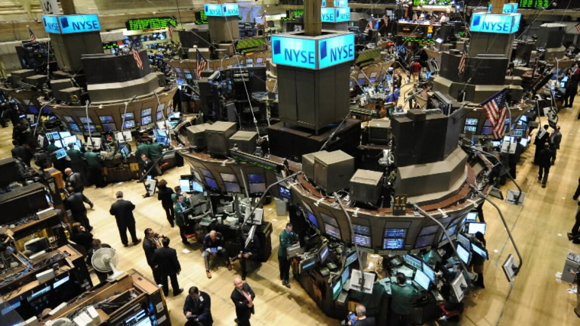 Wall Street: Μια... ανάσα από το ιστορικό υψηλό του ο S&P