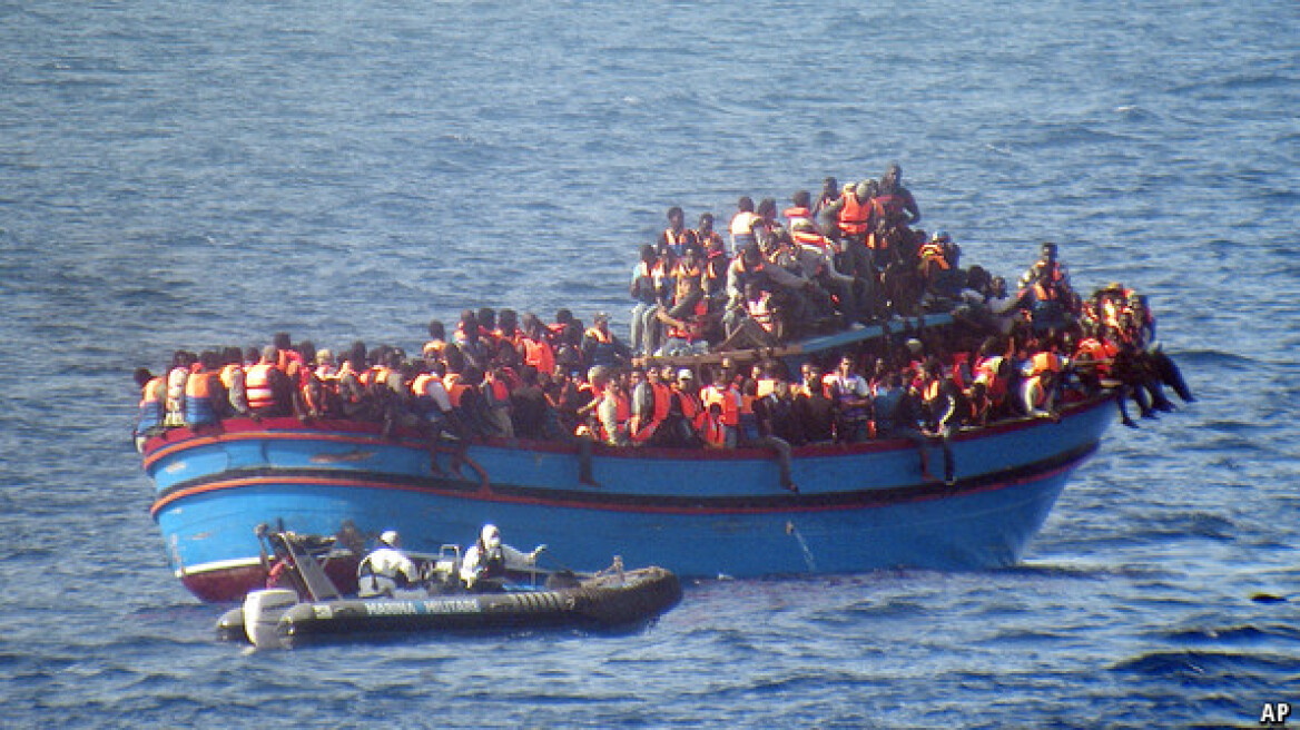 Σκάφος με 200 μετανάστες βυθίστηκε ανοιχτά της Λιβύης