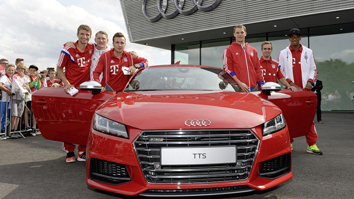 Οι παίκτες της Μπάγερν πήραν τα νέα τους Audi 