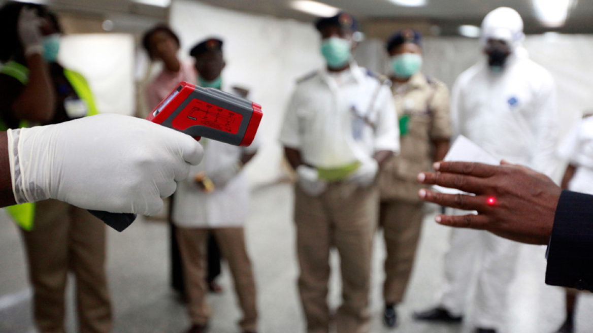 Σιέρα Λεόνε: Στο Λονδίνο μεταφέρθηκε ο Βρετανός που διαγνώστηκε με Έμπολα 