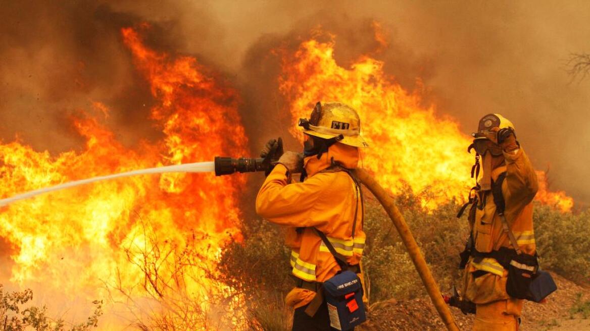 Πορτογαλία: Δυο μεγάλες πυρκαγιές απειλούν τα δάση της χώρας