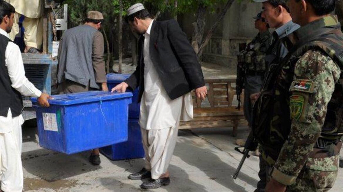 Αφγανιστάν: Διακόπηκε η καταμέτρηση των ψήφων - Αποχώρησαν παρατηρητές του Αμπντουλάχ