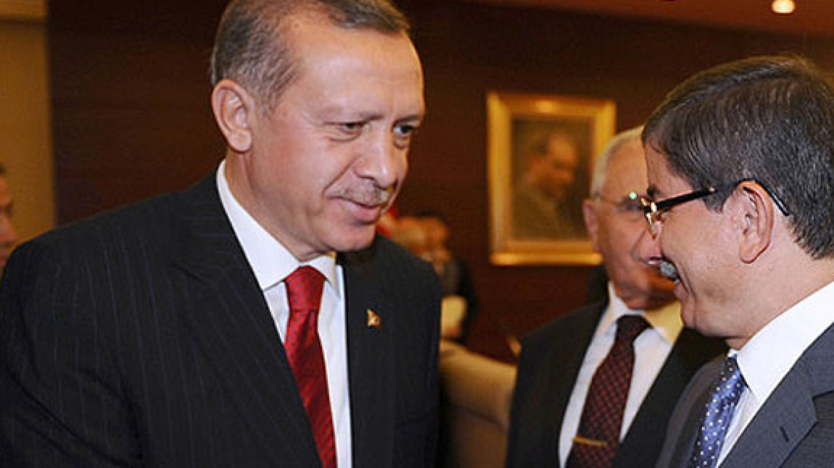 Τουρκία: Σήμερα η επίσημη αλλαγή φρουράς ανάμεσα σε Ερντογάν-Νταβούτογλου