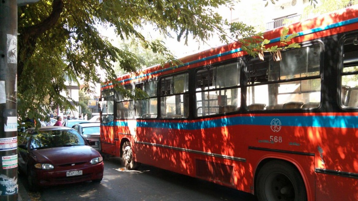 Σύγκρουση λεωφορείου του ΟΑΣΘ με IX