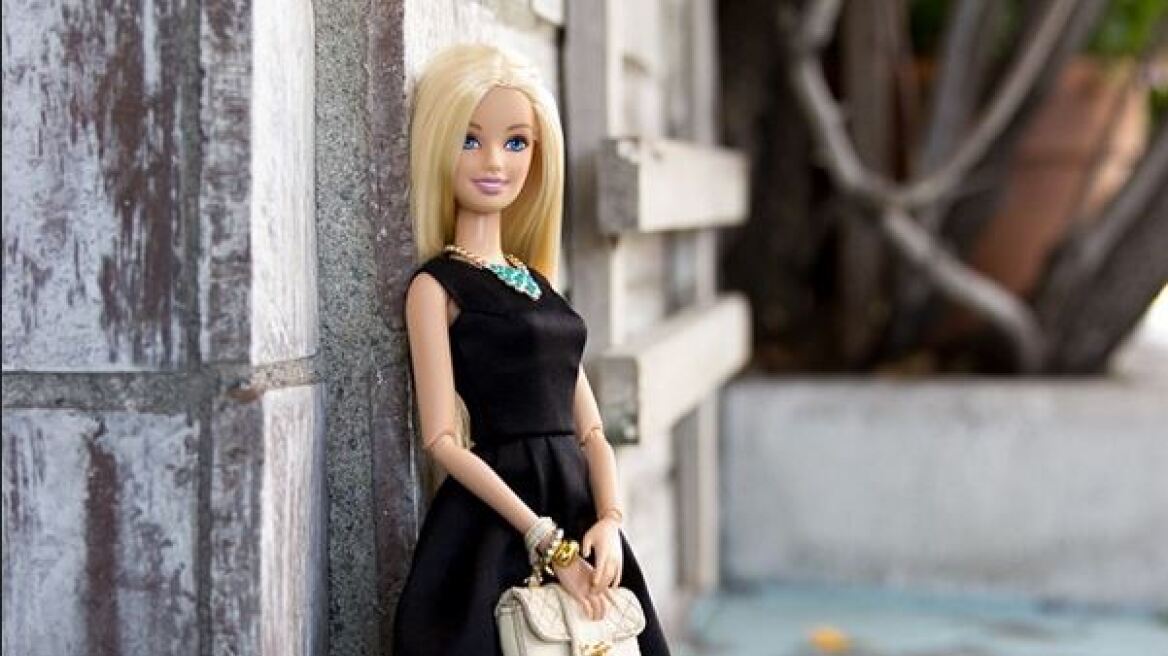 Ακόμα και η Barbie έχει το δικό της "fashion Instagram"
