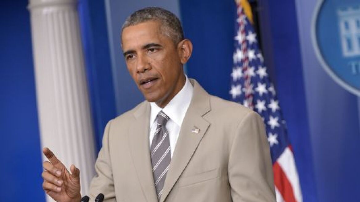 Το κοστούμι του Ομπάμα σήκωσε «θύελλα» καυστικών σχολίων