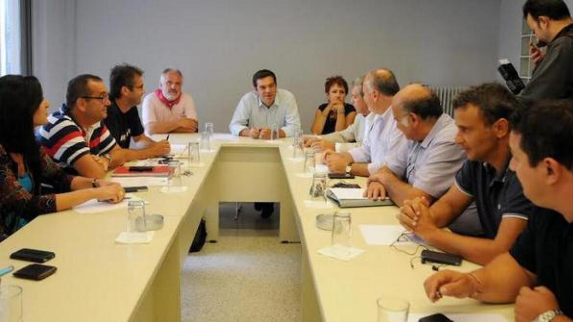 Συνάντηση Τσίπρα με ΓΣΕΕ - ΑΔΕΔΥ: Δέσμευση ΣΥΡΙΖΑ για επαναφορά κατώτατου μισθού 