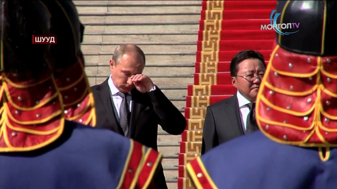 Βίντεο: Ο Πούτιν κλαίει με λυγμούς ακούγοντας τον ρωσικό εθνικό ύμνο!